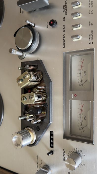 Магнітофон бабінний AKAI  GX-4000D