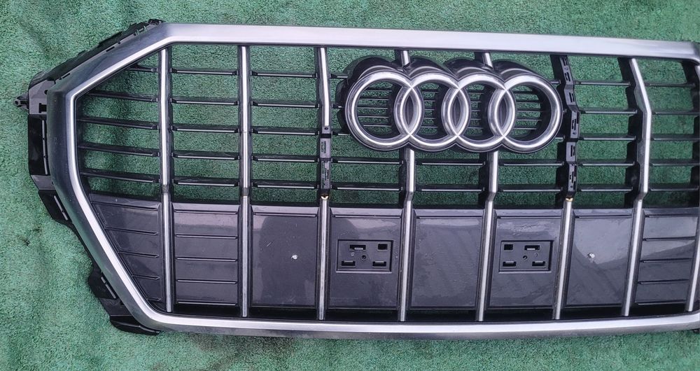 Grelha Pára-choques frontal Audi Q3 S LINE