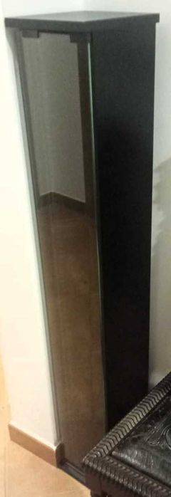 Torre de CD's para cerca de 60 unidades