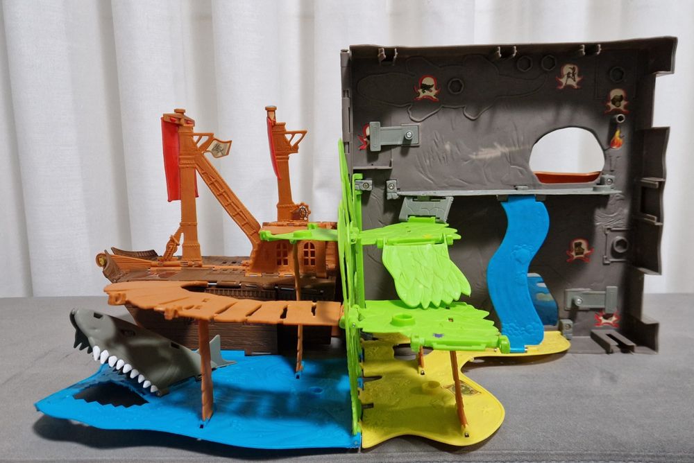 Mattel Matchbox 360 Pop-Up Ilha Pirata