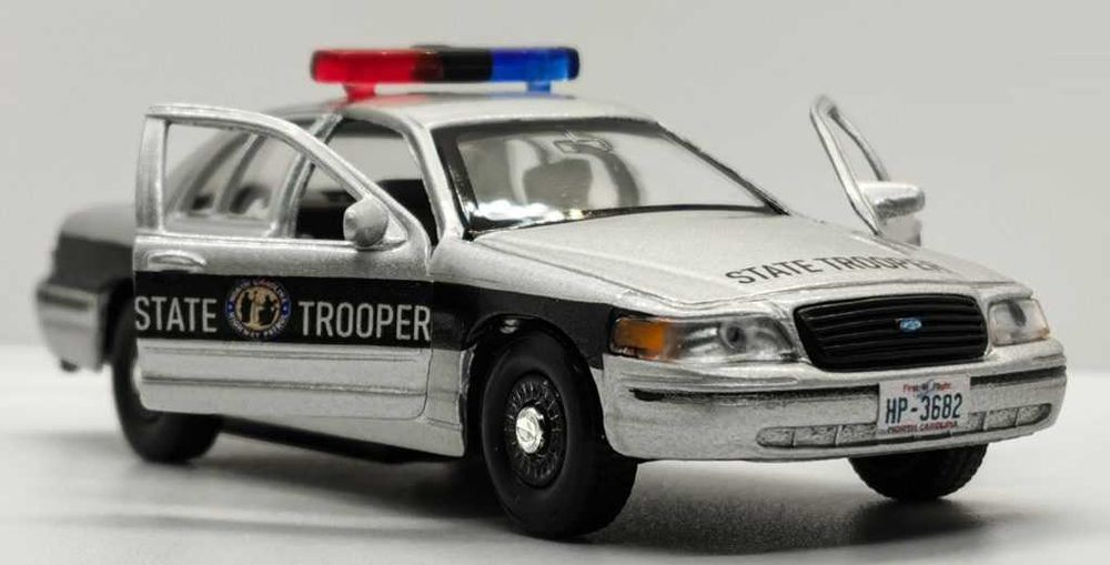 Model 1:43 Welly Ford Crown Victoria North Carolina SHP (konwersja