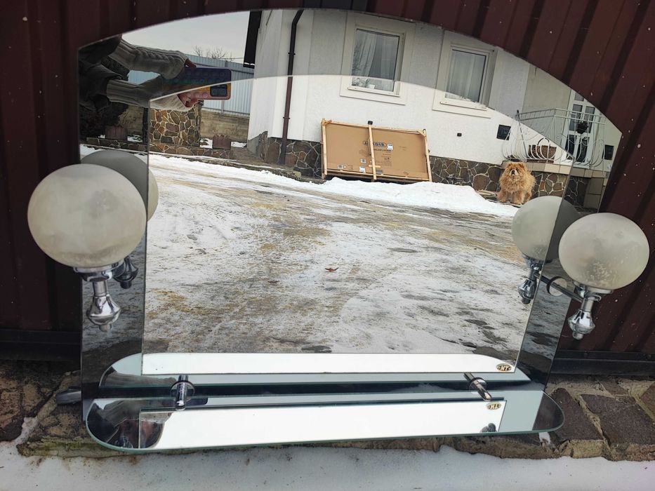 Дзеркало з підсвіткою та полицею