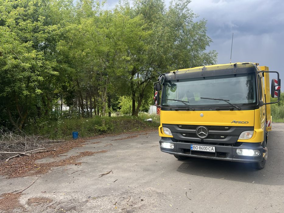 Продається евакуатор Atego