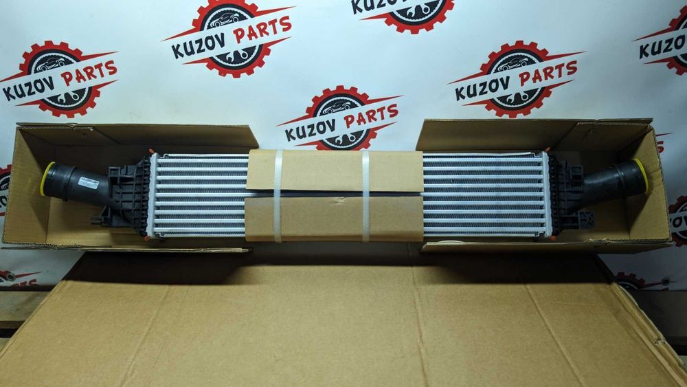 Радіатор інтеркулера Audi A4 B8 2007-2016