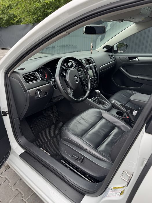 Volkswagen jetta 2015 года