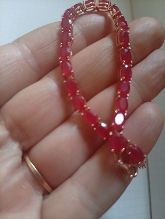 Серебряный браслет с натуральными рубинами