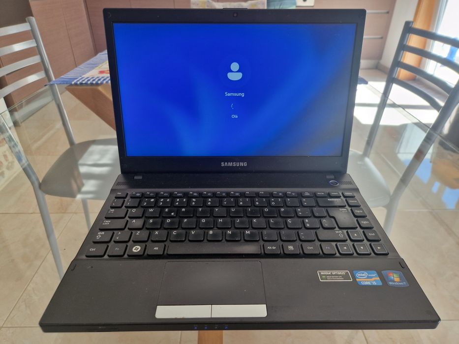Samsung  NP300V3A   Core  i5