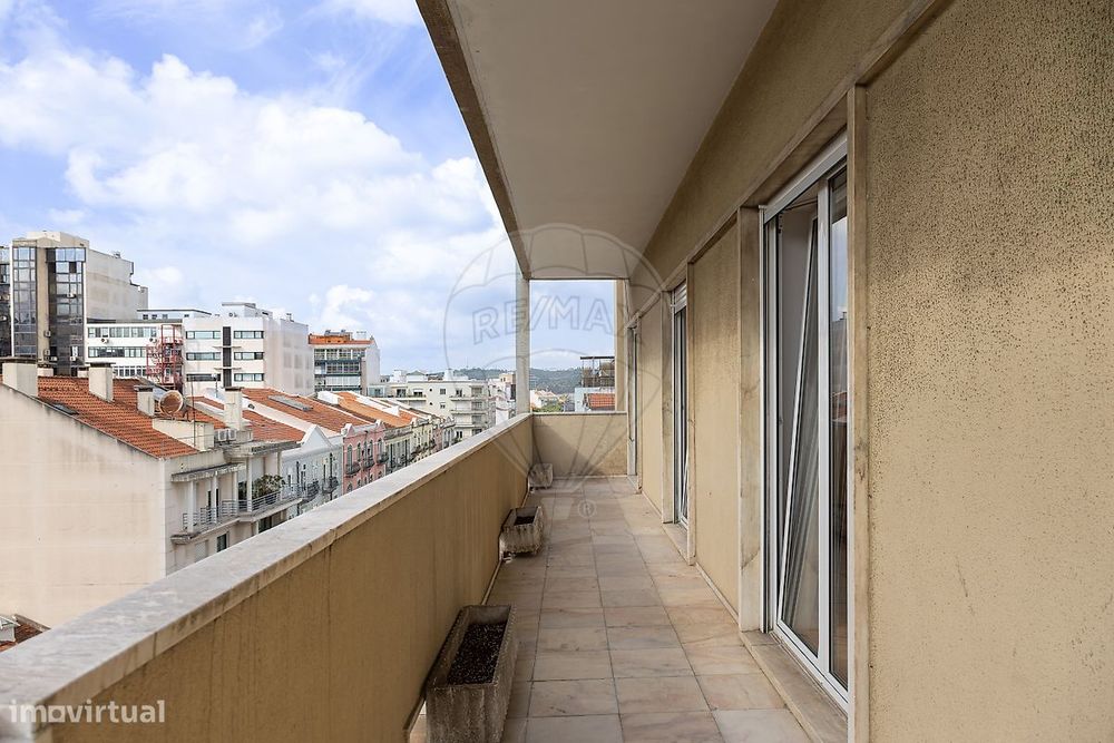 Apartamento T4 para arrendamento