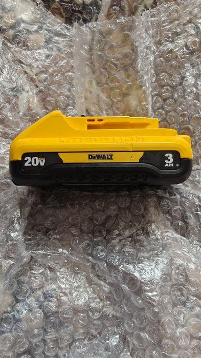 DeWalt dcb230 3ah  слім