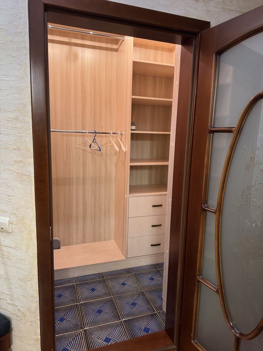 Сдам 4-х комнатную квартиру 150 м кв в кирпичном доме на ул. Тополевая