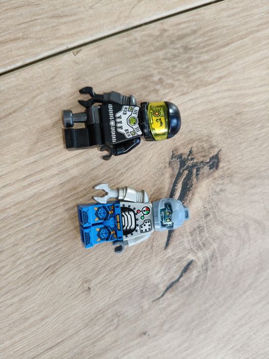 2 figurki lego Kosmiczny Złoczyńca i zone dragons