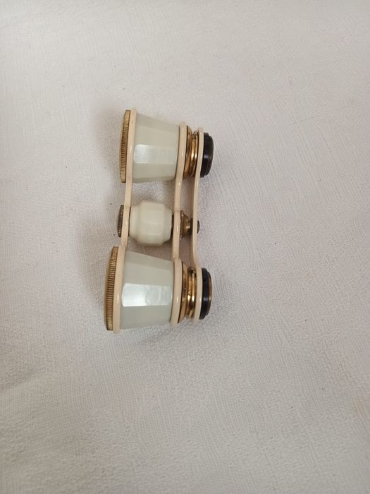 Бинокль театральный ( нюанс)