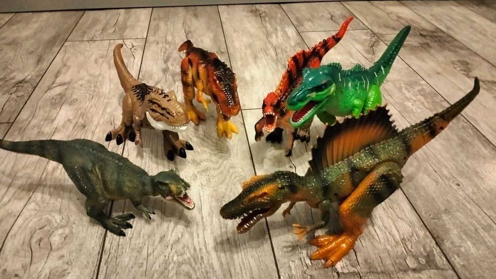 Dinozaury figurki 31szt +Gratis