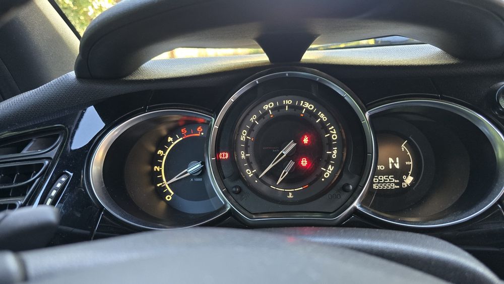 Citroën DS3 1.6 e-HDi 90, ETG6, So chic