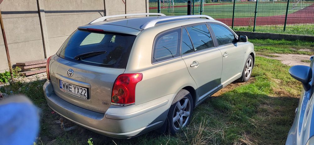 Toyota Avensis Uszkodzona
