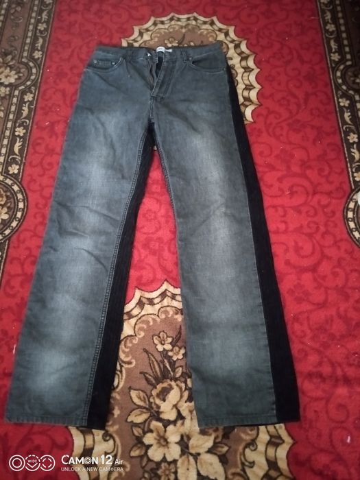 Джинсовые штаны.