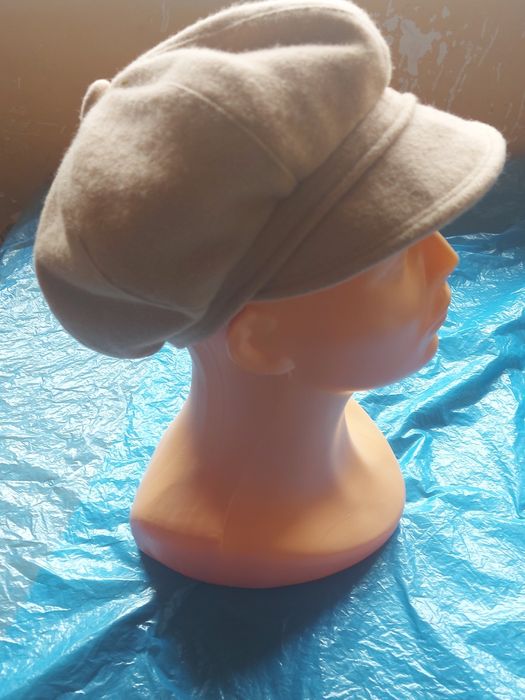 Beret z daszkiem damski beżowy