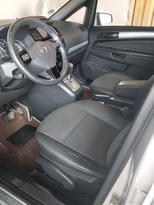 Opel zafira 2008