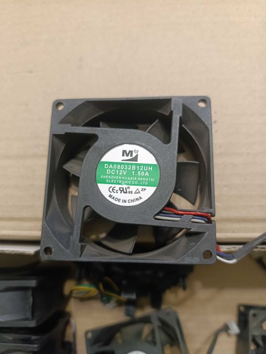 Высокоскоростной вентилятор 12В 1.5А()