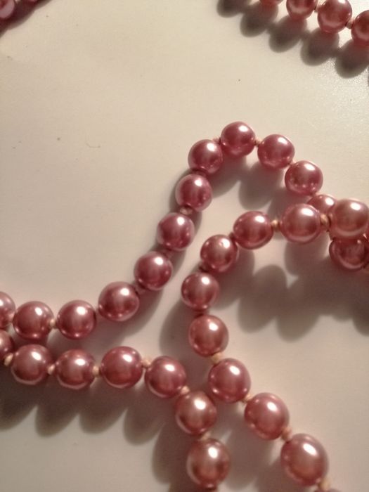 Colar de perolas. Rosa