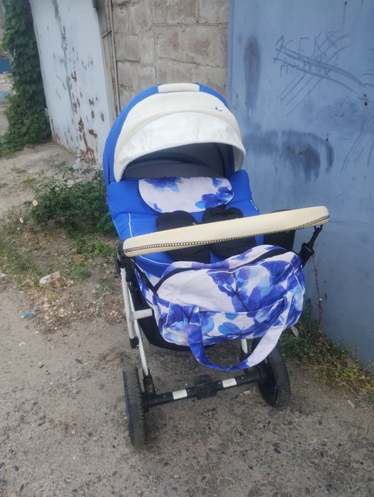 Продам коляску 2в1