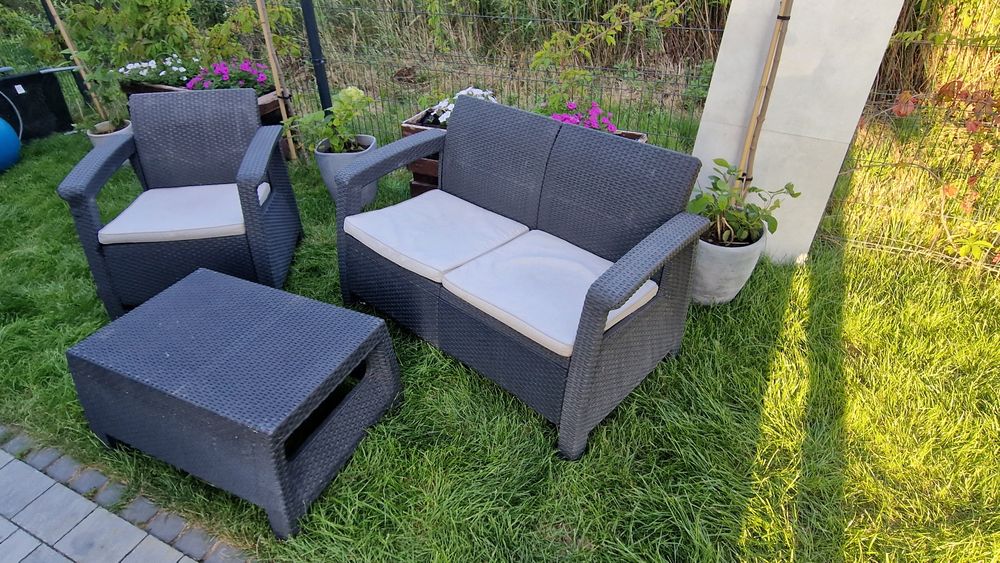 Meble ogrodowe 2 + 1 stolik