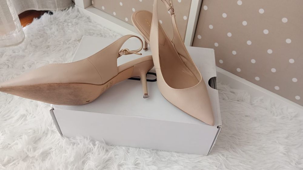 Sandalias tam 37 marca Aldo