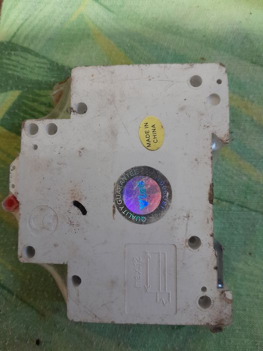 Автоматичний вимикач A V'ETO VT-C10.