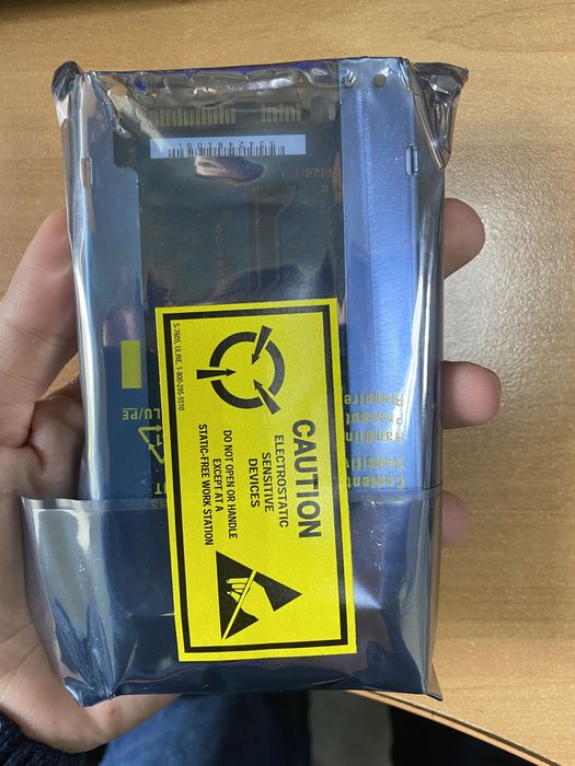 HDD жорсткий диск IBM для сервера SAS