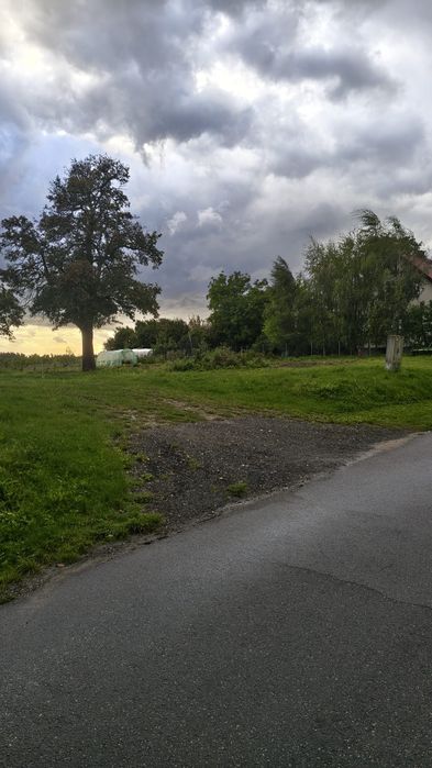 Wyjątkowa działka budowlana plus 1ha ziemi - Więcej