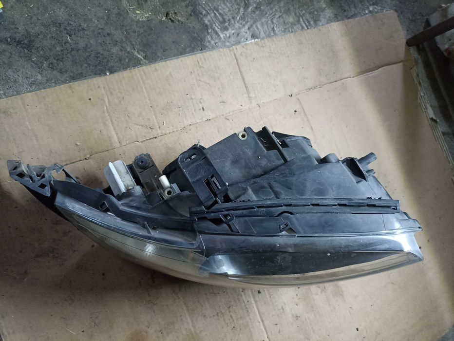 BMW E87 E81 E82  Lift Lampa Prawy Przód Europa