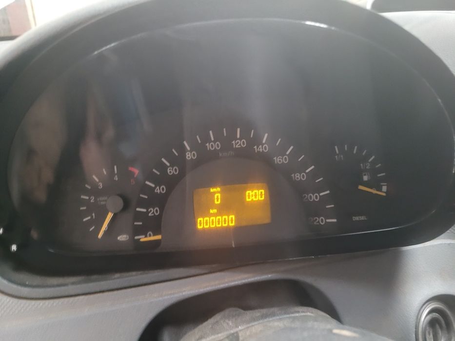 Mercedes Vito Viano 639 licznik czysty odnowiony virgin