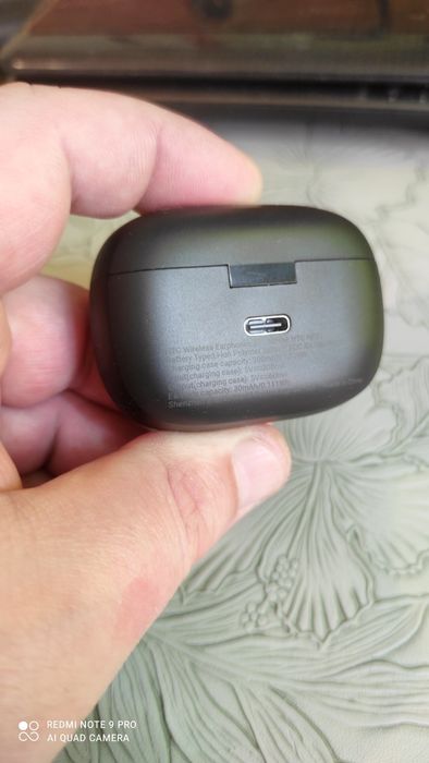 Блютуз наушники.