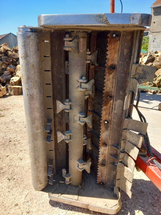 Vendo destroçador martelos hidraulico j. guimaraes