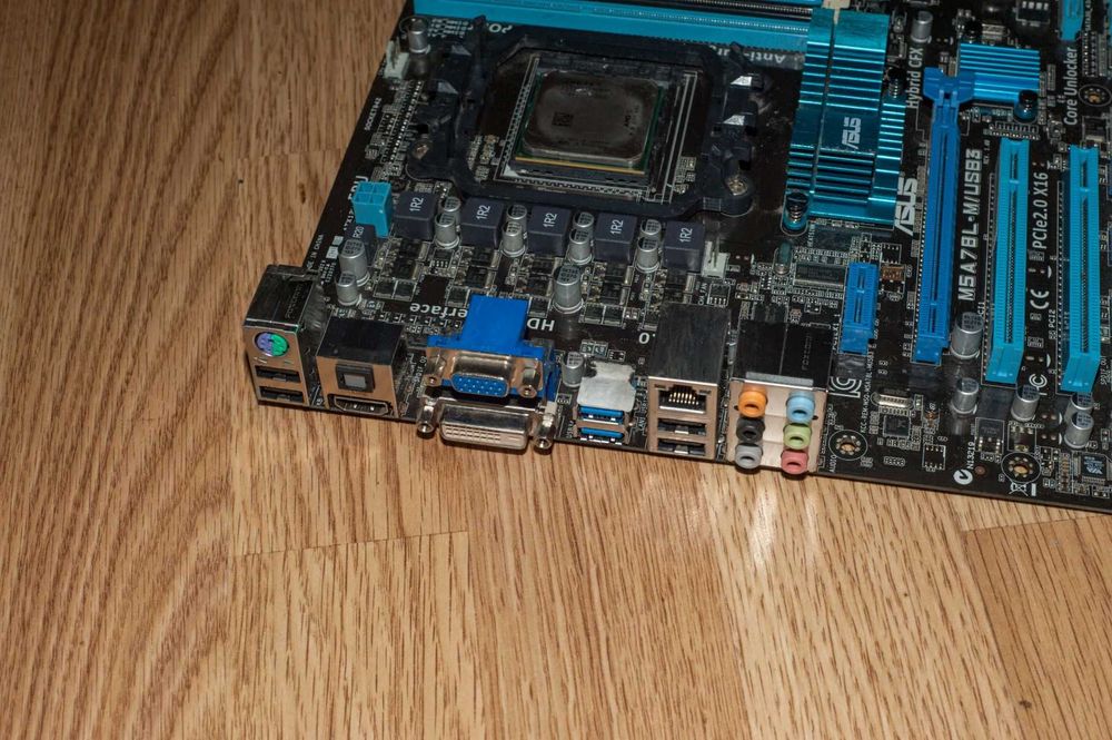 Материнська плата Asus M5A78L-M LE/USB3 (sAM3+ Процесор FX 4300