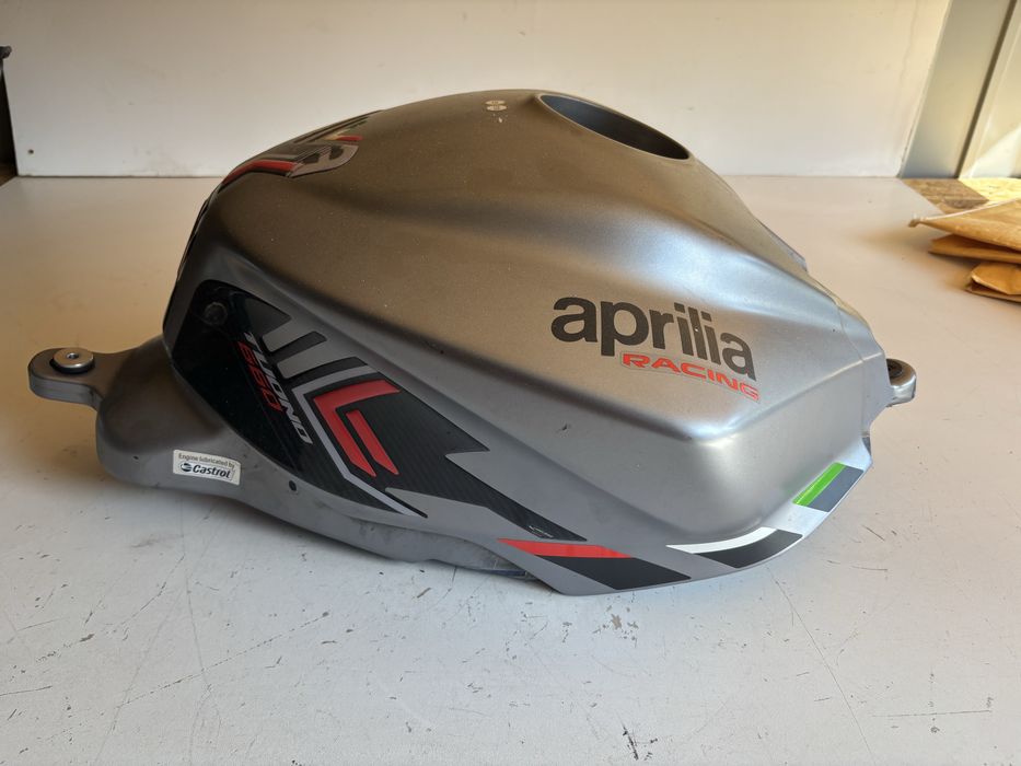Zbiornik paliwa bak Aprilia TUONO  RS 660