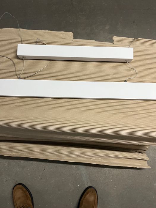 Candeeiro de suspensão branco escritório