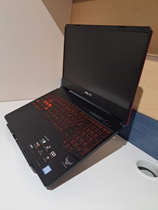 Portatil ASUS gamer