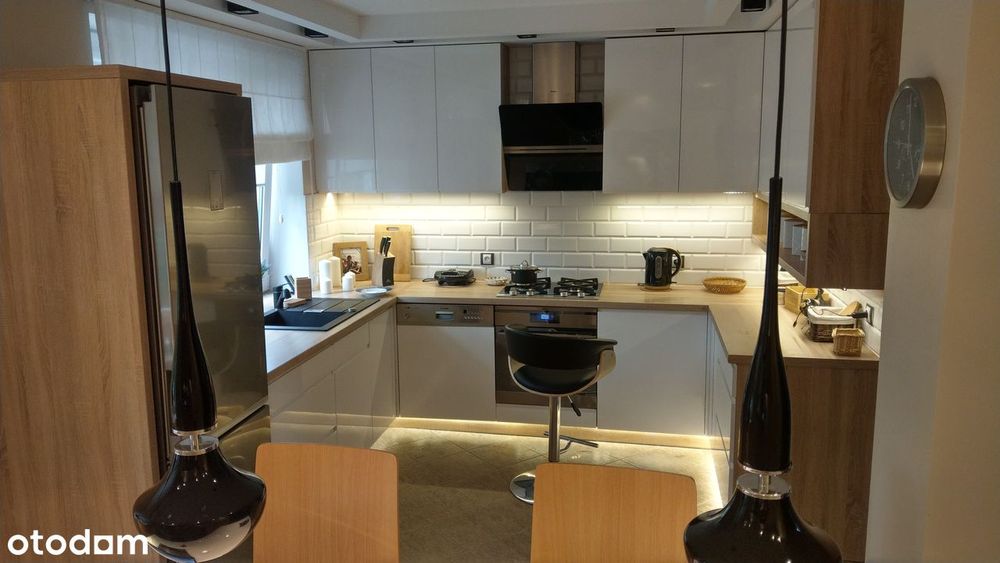 Dom bliźniak z garażem i klimatyzacją