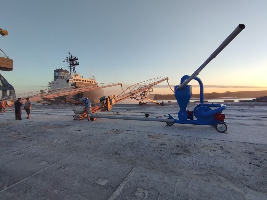 Пневмоперевантажувач зерна, зерномет  ПТЗ-25