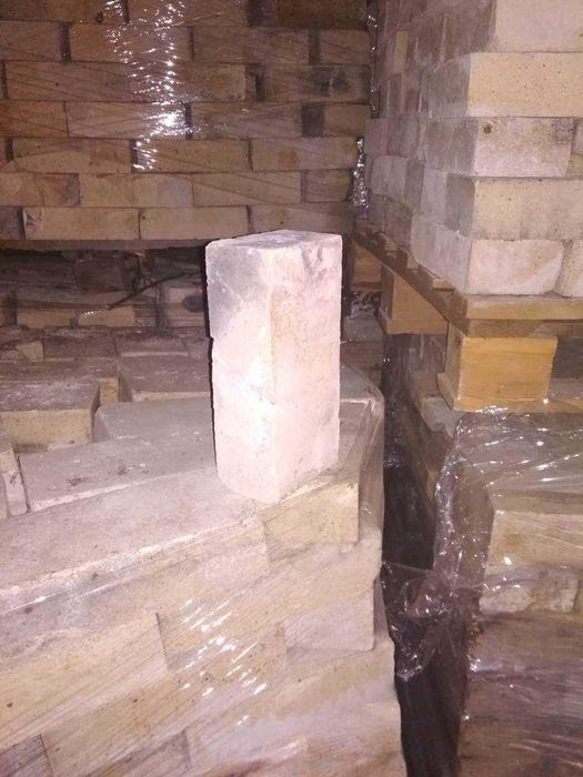 Продам цеглу вогнетривка (шамотна)