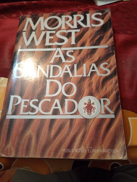 As Sandalias do Pescador - Morris West - 1 edicao-Europa America -10E-Numa casa Portuguesa fica bem concerteza! Lápis Vintage sobre a Mesa-2E Desde 2E