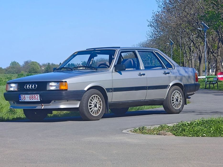 Audi 80 B2 Sedan 1,8 benzyna w bardzo dobrym stanie na chodzie serwis