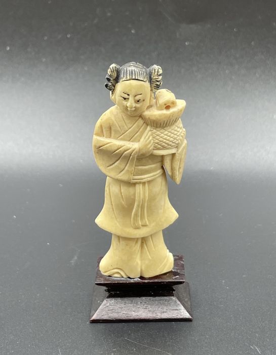 Figura gueixa chines em material alta qualidade