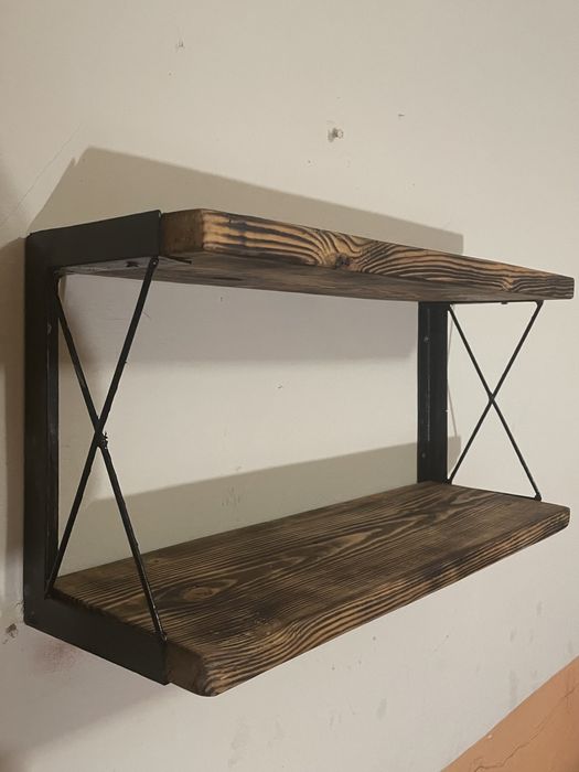 Поличка в лофт-стилі