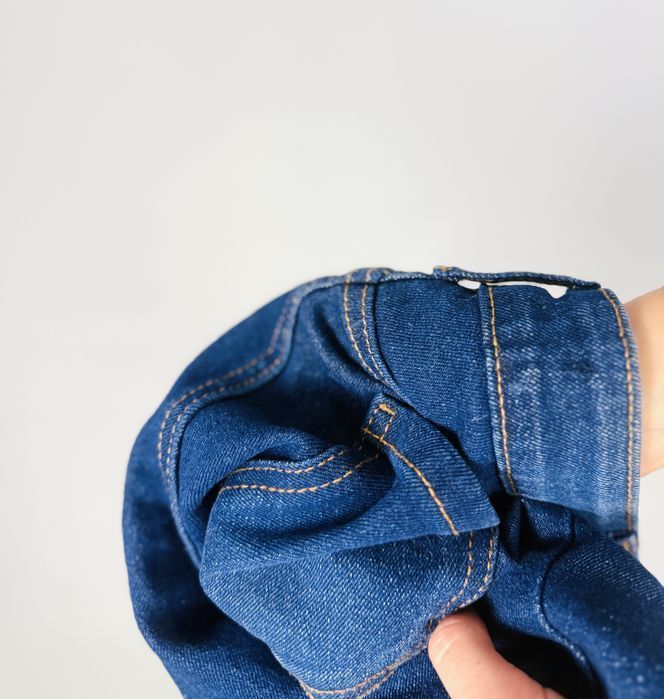 Granatowe dżinsowe szorty z postrzępionym wykończeniem XXS 32