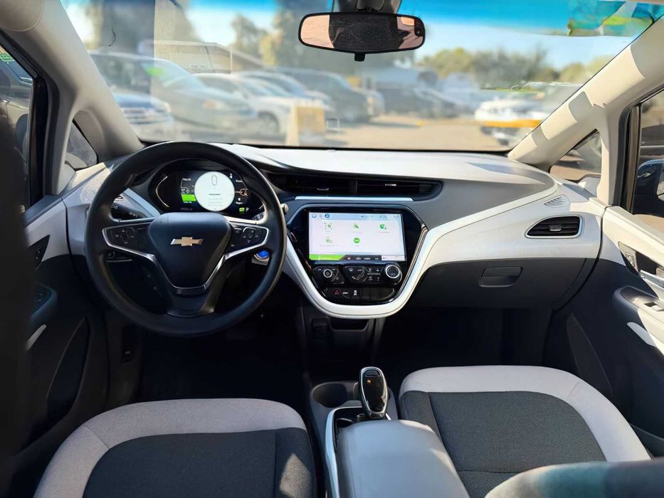 Chevrolet Bolt EV      2021