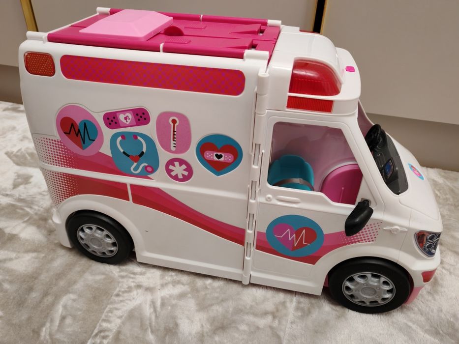 Kamper Barbie - karetka