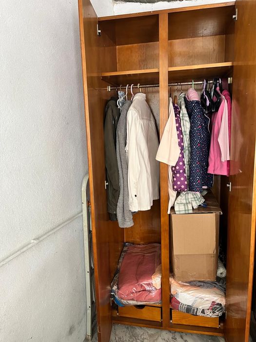 Guarda-Roupa castanho