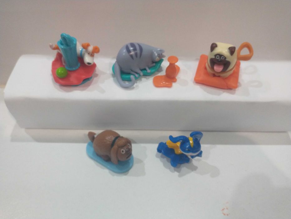 Figurki Kinder z serii Sekretne życie zwierząt 5szt